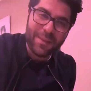 دانلود آهنگ بعضی اسما بعضی حرفا بعضی عطرا رو آدم یادش نمیره