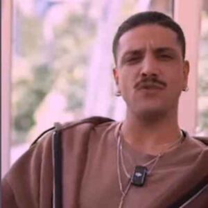 دانلود اهنگ آخه رفتاراش منو دیوونم کرده