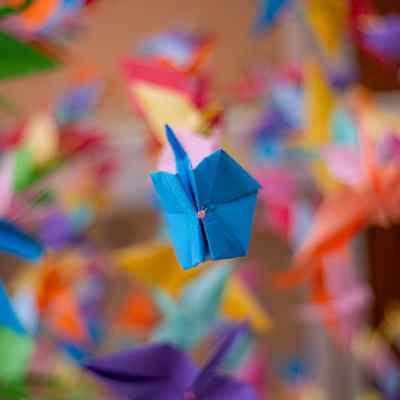 دانلود آهنگ دل به صدای در میزنه هی پرپر Ahange Del Be Seday دانلود آهنگ دل به صدای در میزنه هی پرپر